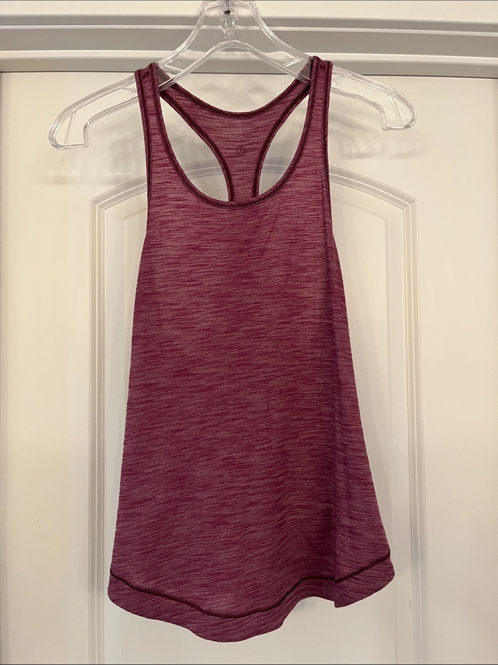 Lululemon Women’s Racerback athletic Tank Top in Burgundy Heather